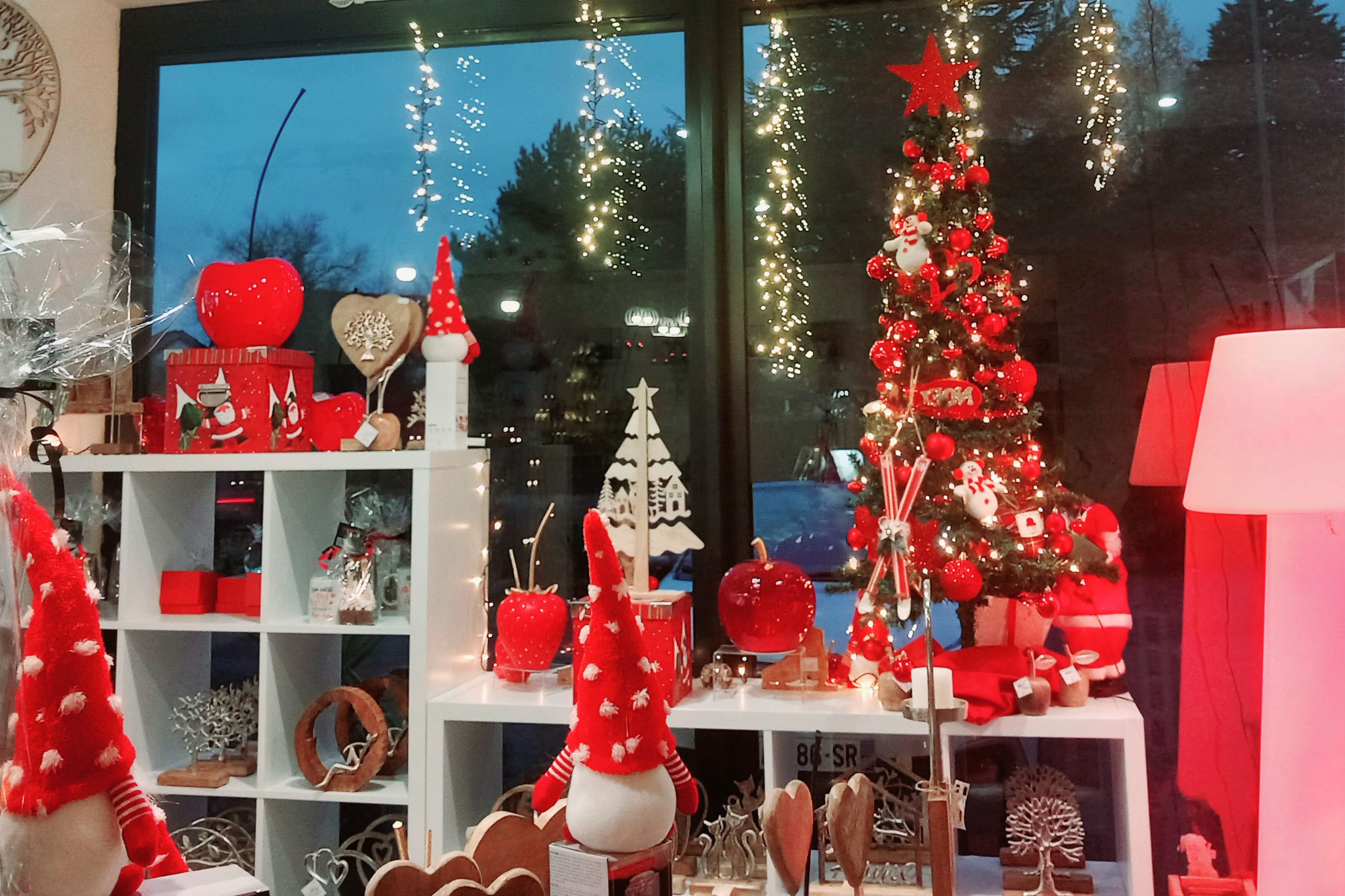 La magie de Noël est arrivée dans votre magasin🎅🎁🎄